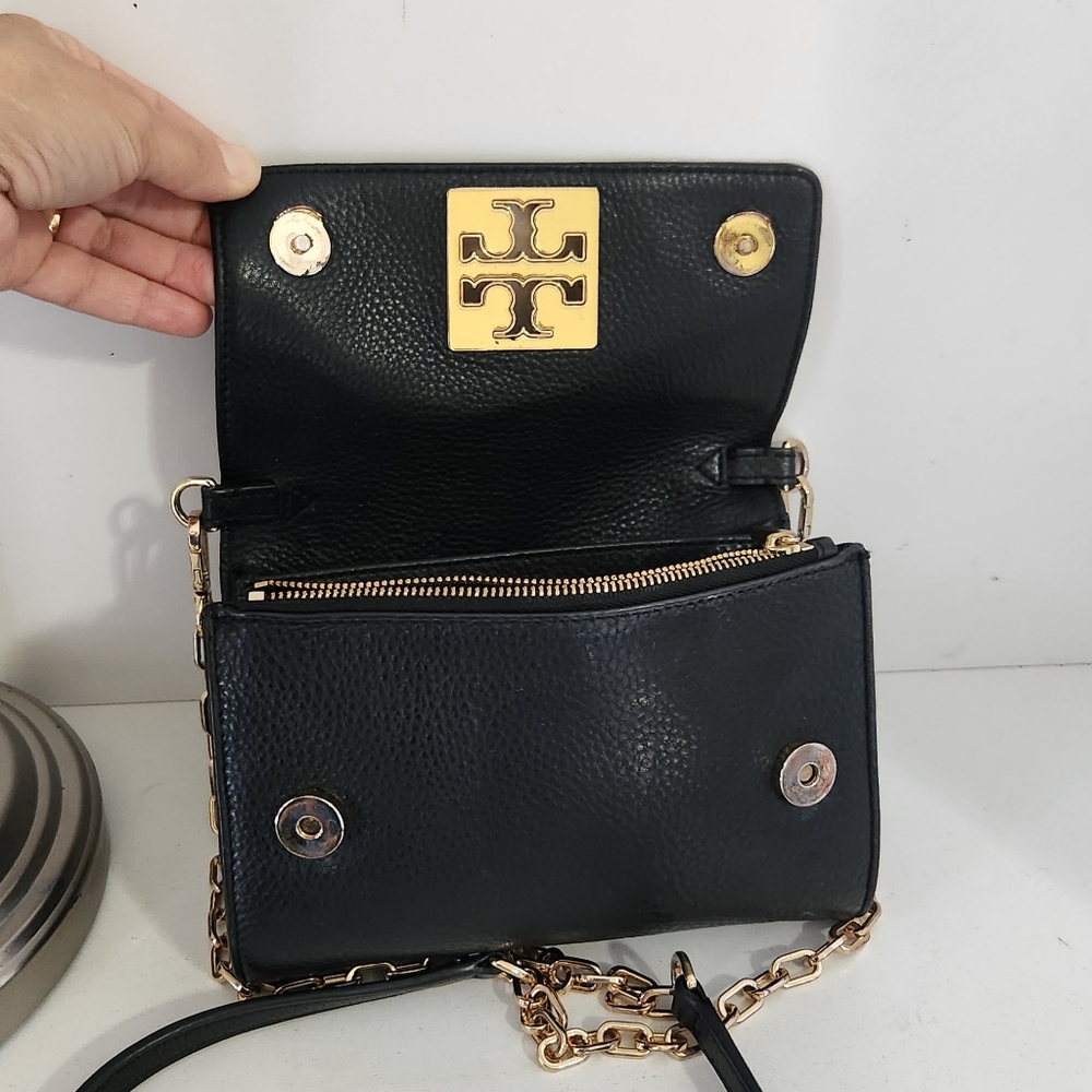 Like New!Tory Burch Black Pebbled Leather Crossbody Bag - Picture 8 of 10